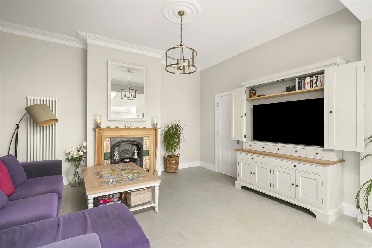 St. Albans Avenue, Weybridge, KT13, photo 6