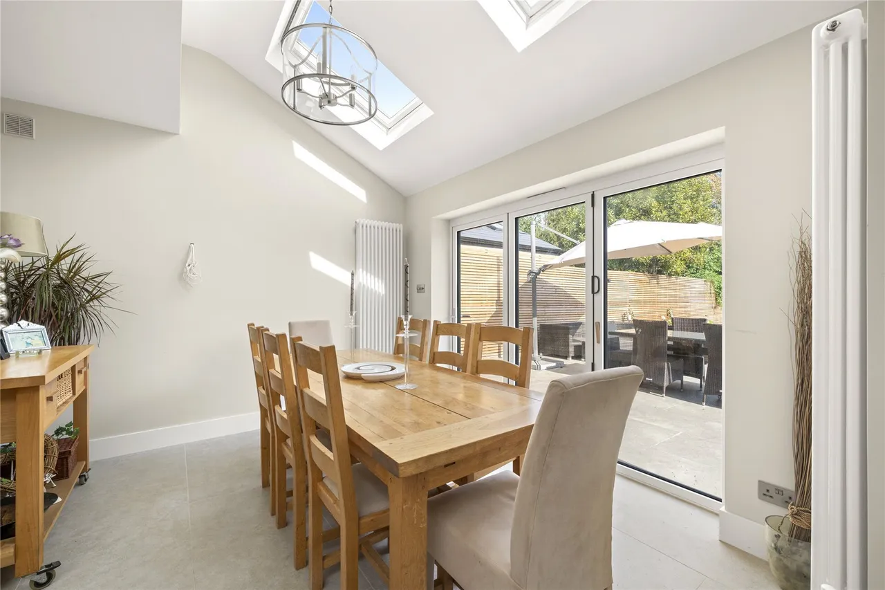 St. Albans Avenue, Weybridge, KT13, photo 20