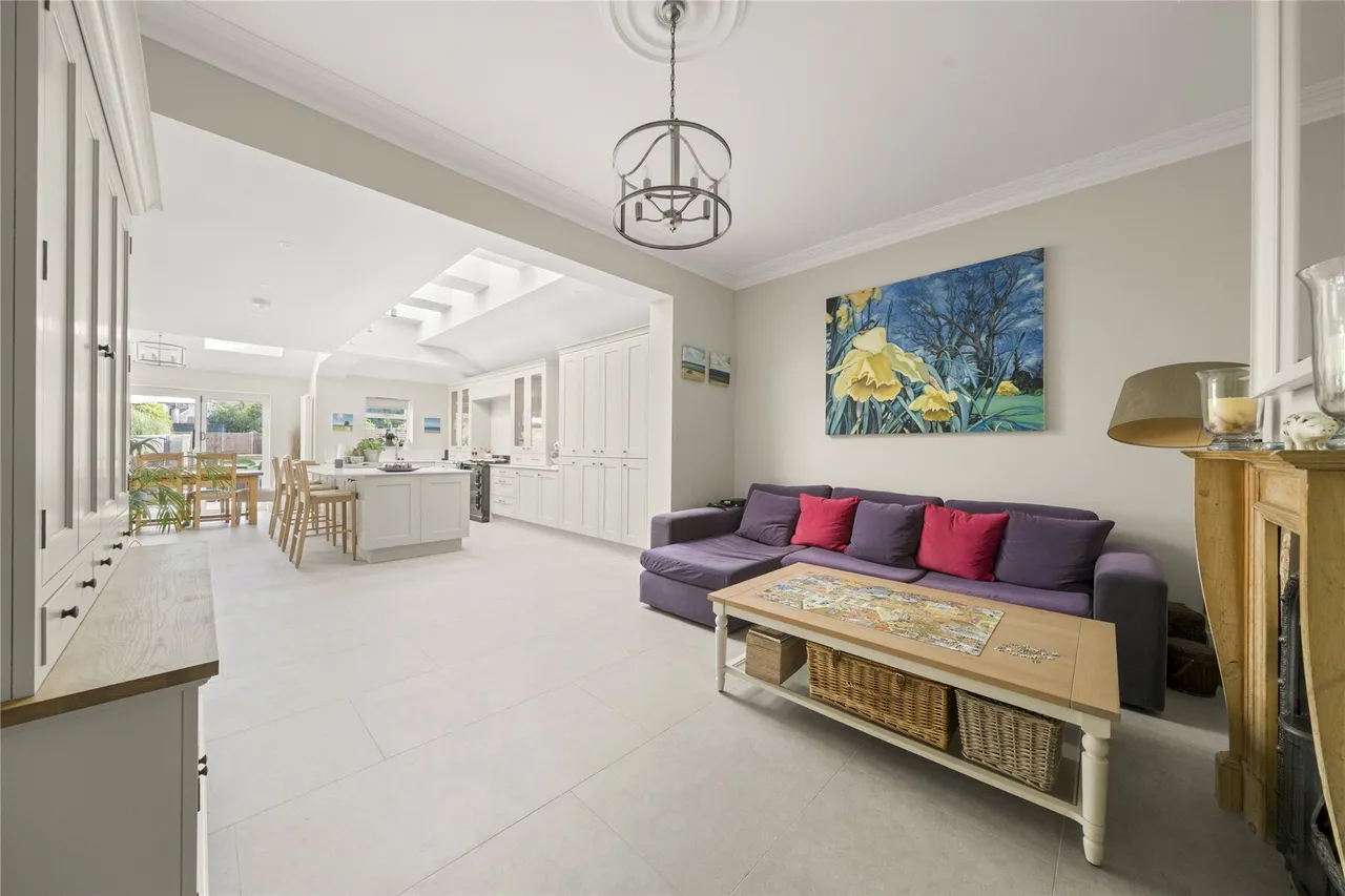 St. Albans Avenue, Weybridge, KT13, photo 7