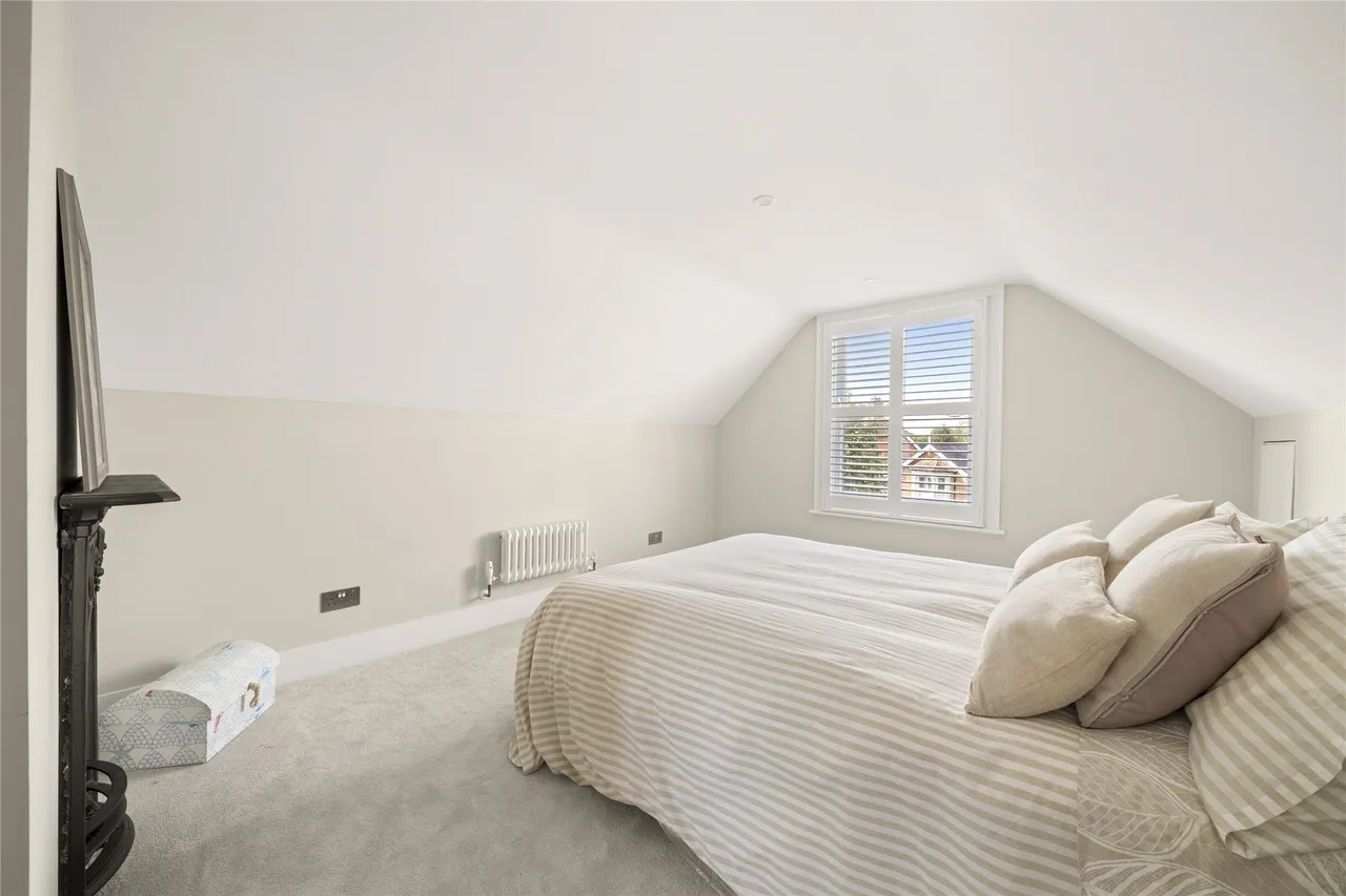 St. Albans Avenue, Weybridge, KT13, photo 18