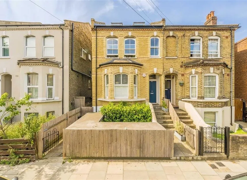 2 bed flat for sale, Rossiter Road, Balham, SW12