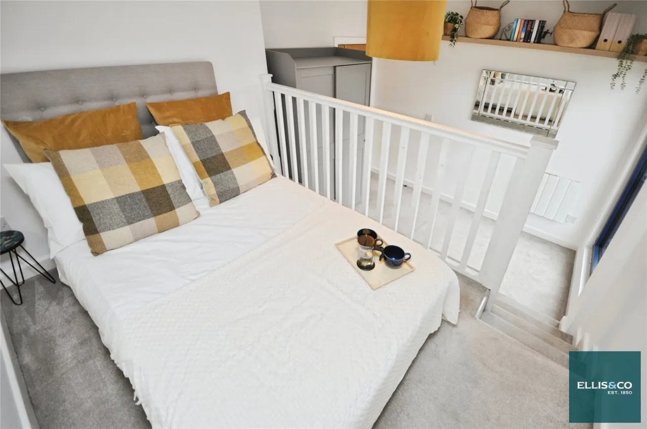 High Road, North Finchley, N12, photo 8