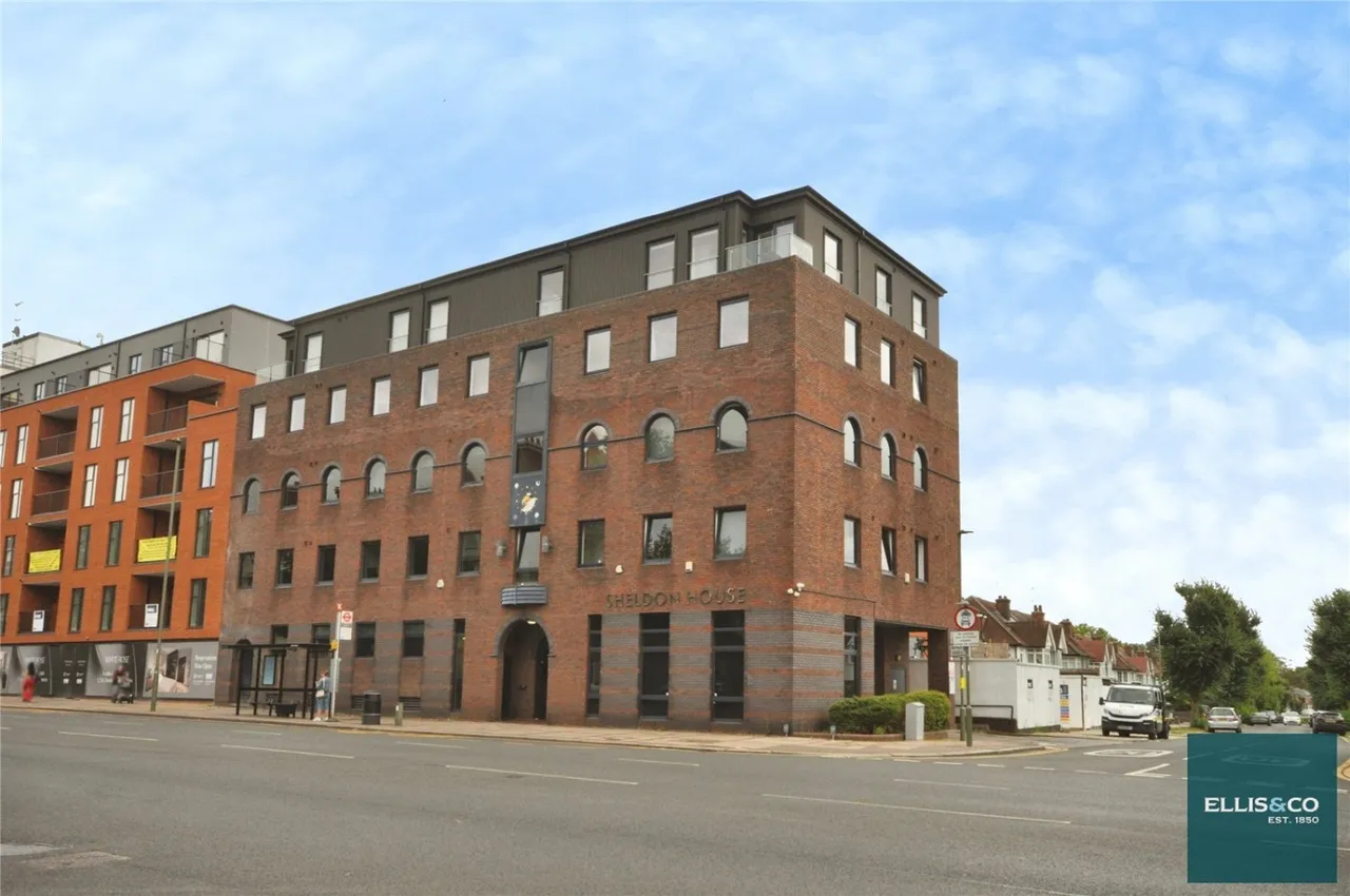 High Road, North Finchley, N12, photo 10