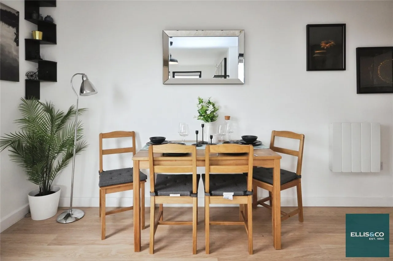 High Road, North Finchley, N12, photo 9