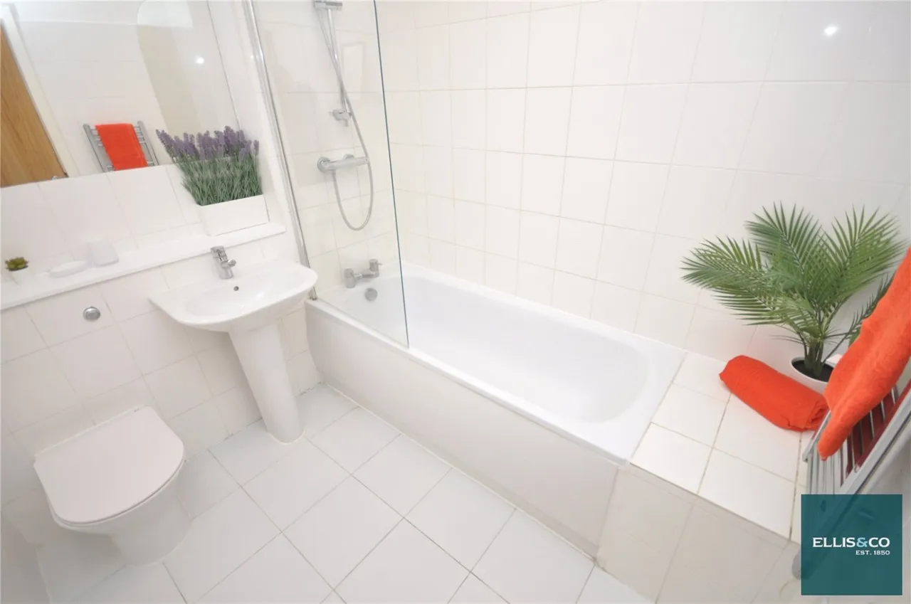 High Road, North Finchley, N12, photo 6