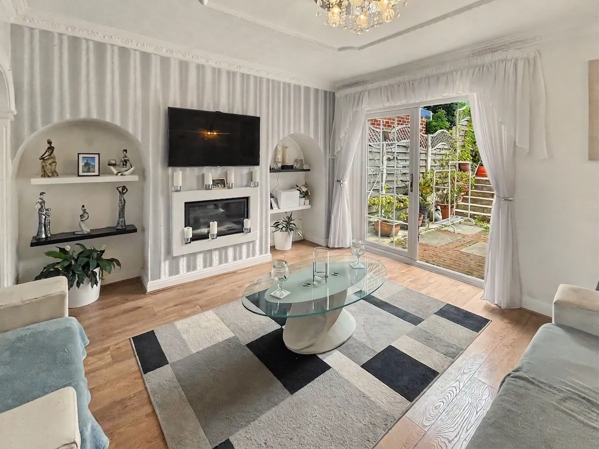 Bury New Road, Whitefield, M45, photo 2