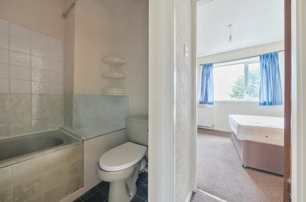 Woodhall Drive, Kirkstall, LS5, photo 11