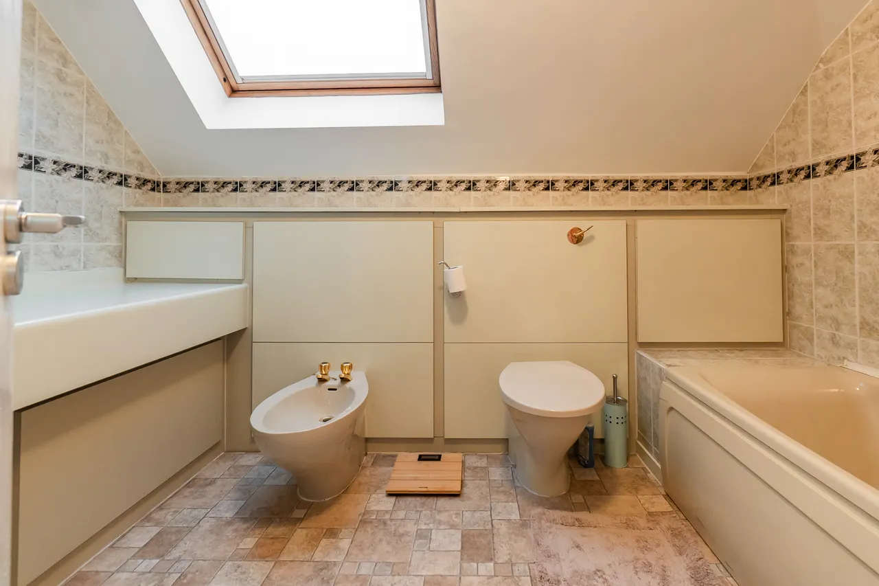 Flat 10, Hawthorne Court 1b Hawthorne Drive, Leicester, LE5 6DL, photo 20