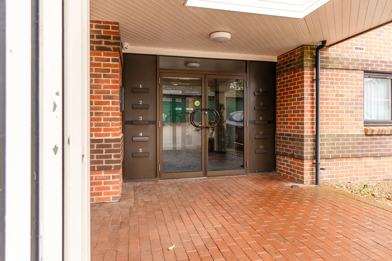 Flat 10, Hawthorne Court 1b Hawthorne Drive, Leicester, LE5 6DL, photo 37