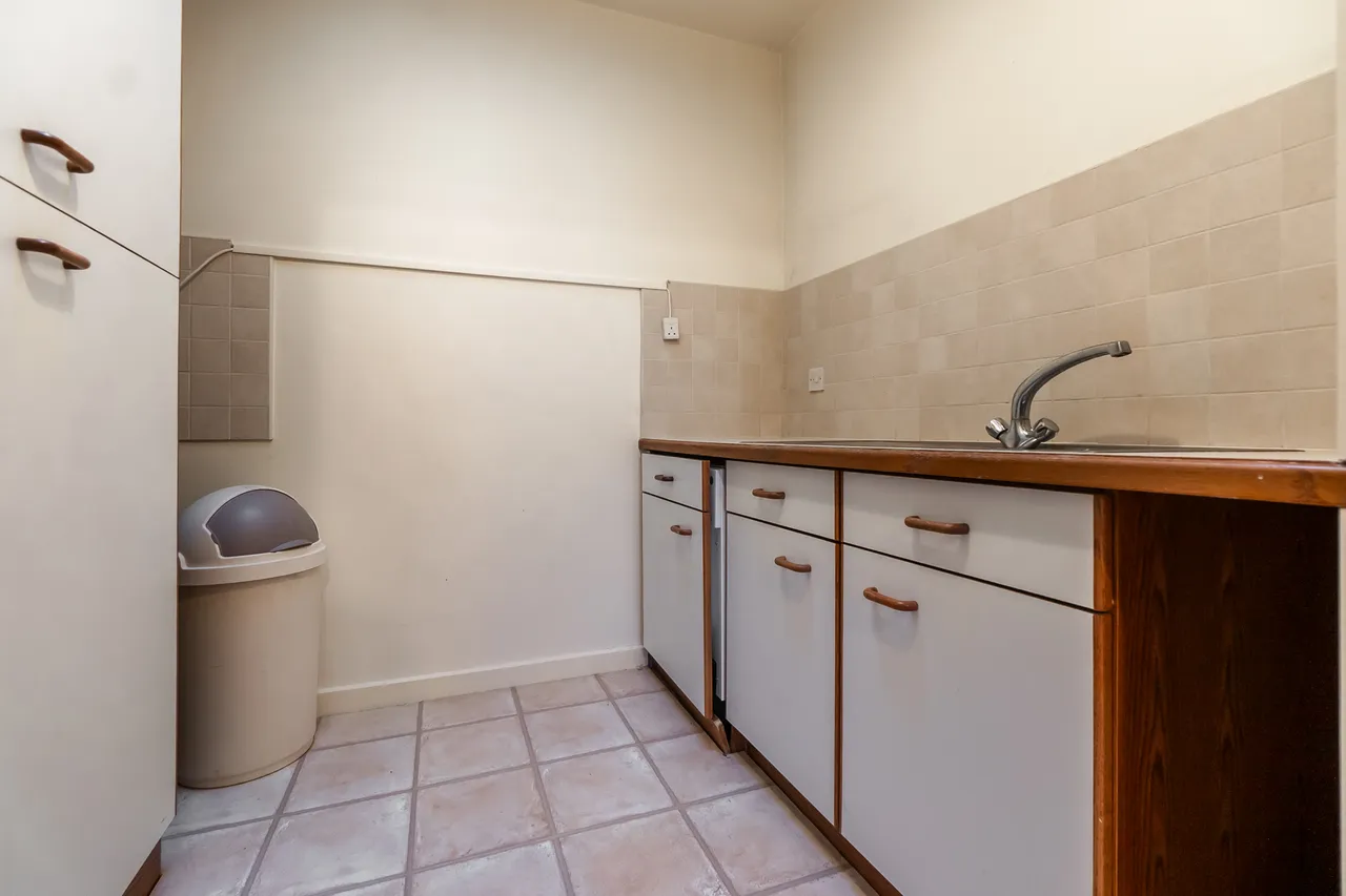 Flat 10, Hawthorne Court 1b Hawthorne Drive, Leicester, LE5 6DL, photo 13