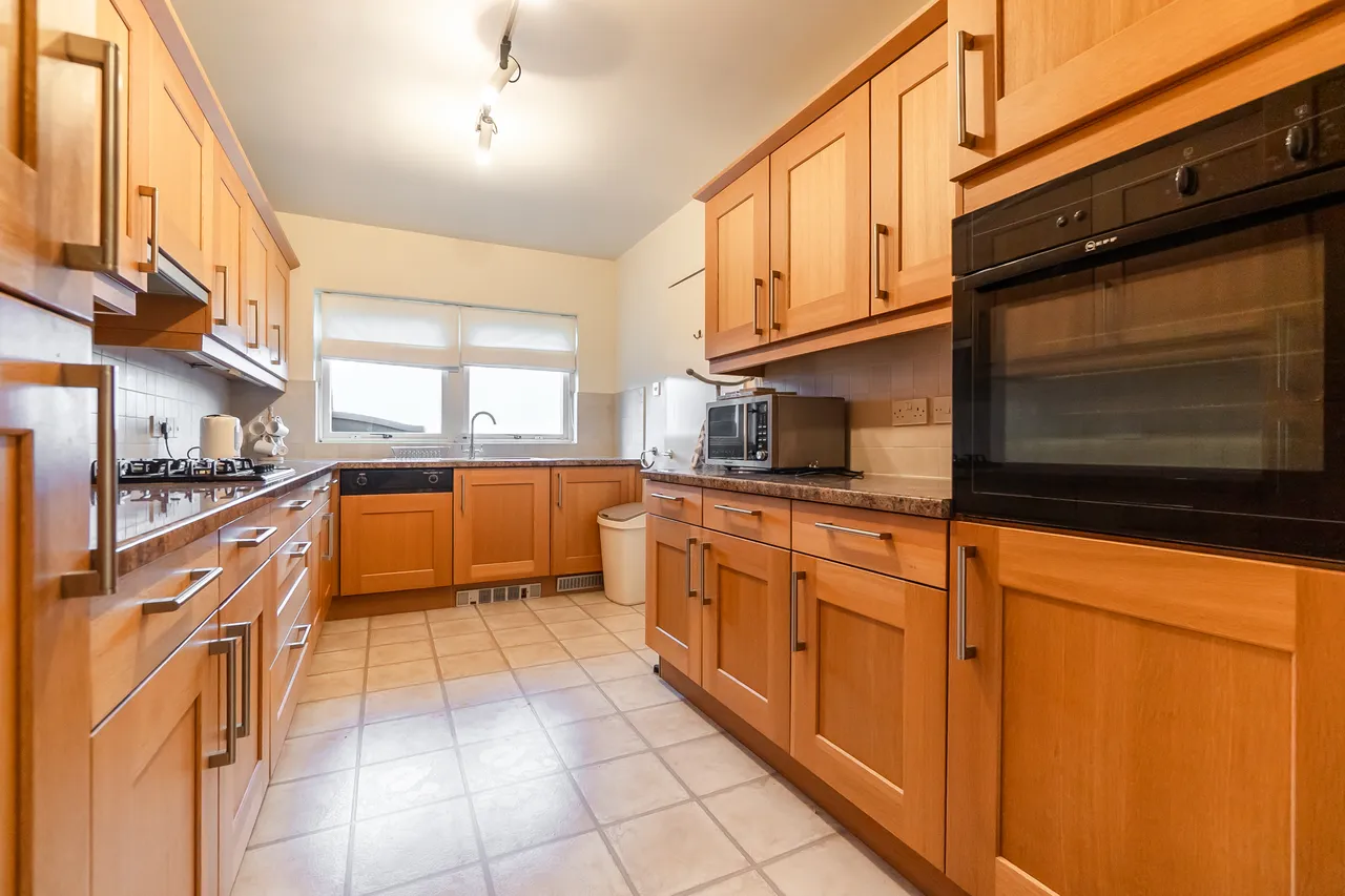 Flat 10, Hawthorne Court 1b Hawthorne Drive, Leicester, LE5 6DL, photo 11