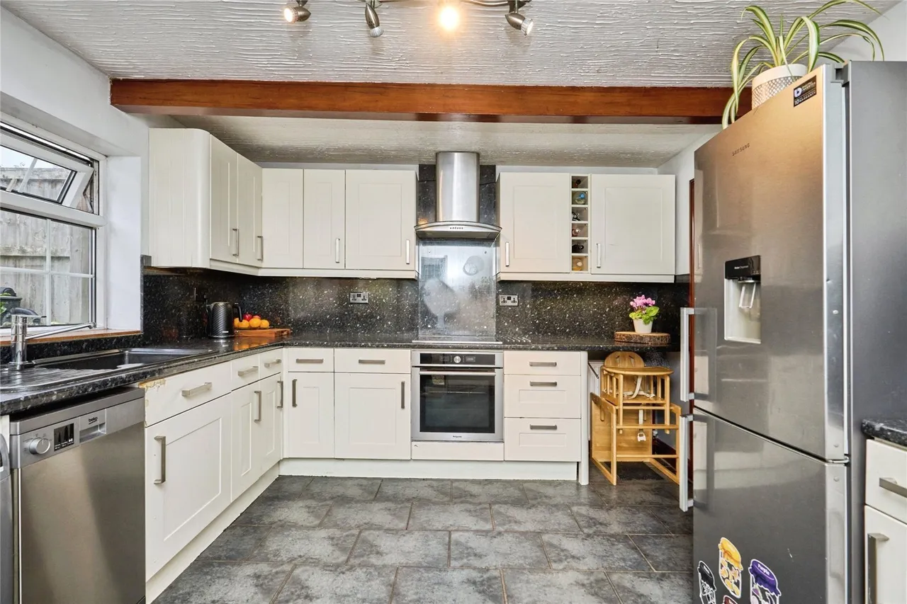 Wyatts Lane, Cowes, PO31, photo 5
