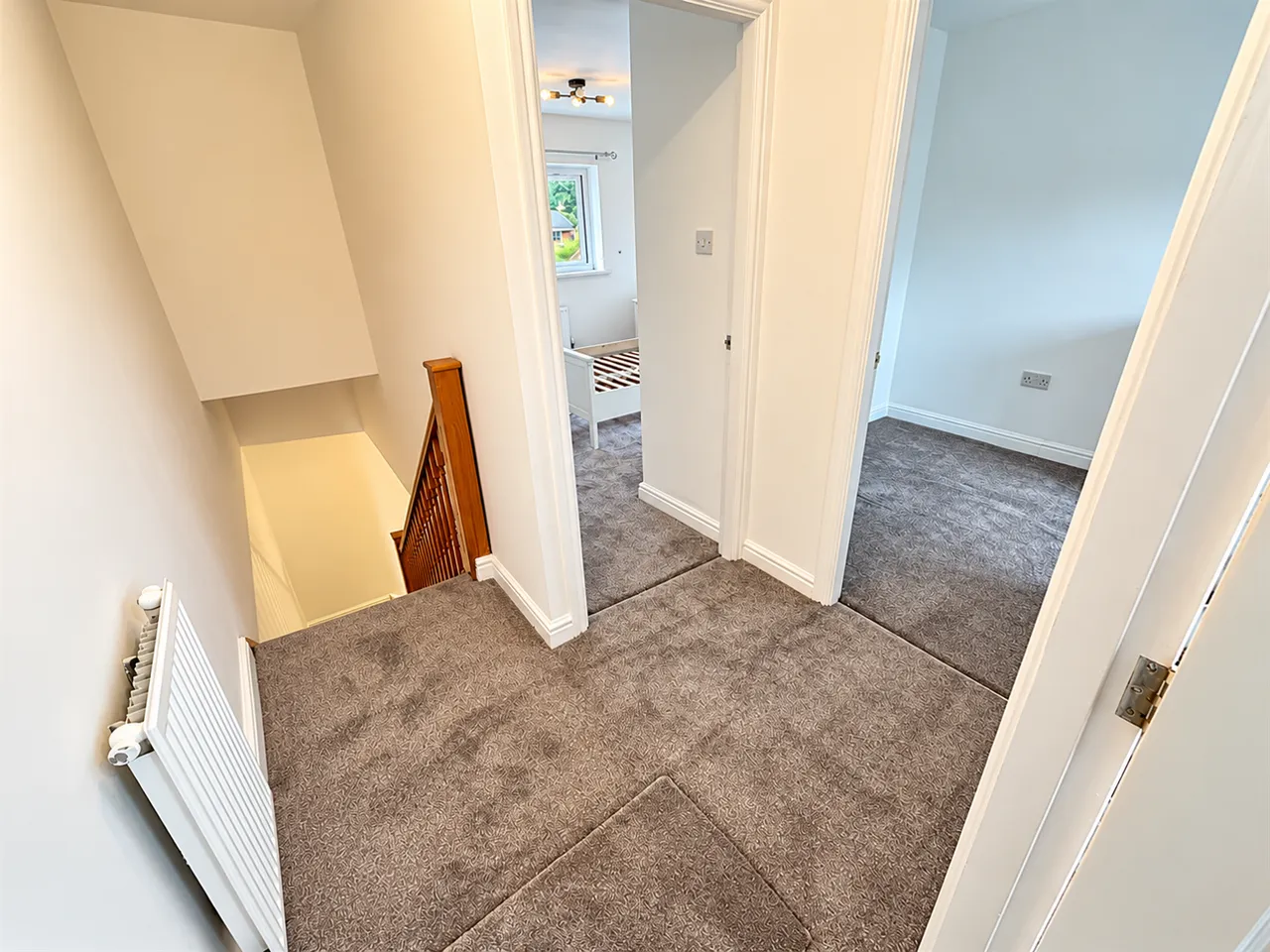 Simons Close, Sale, M33, photo 11