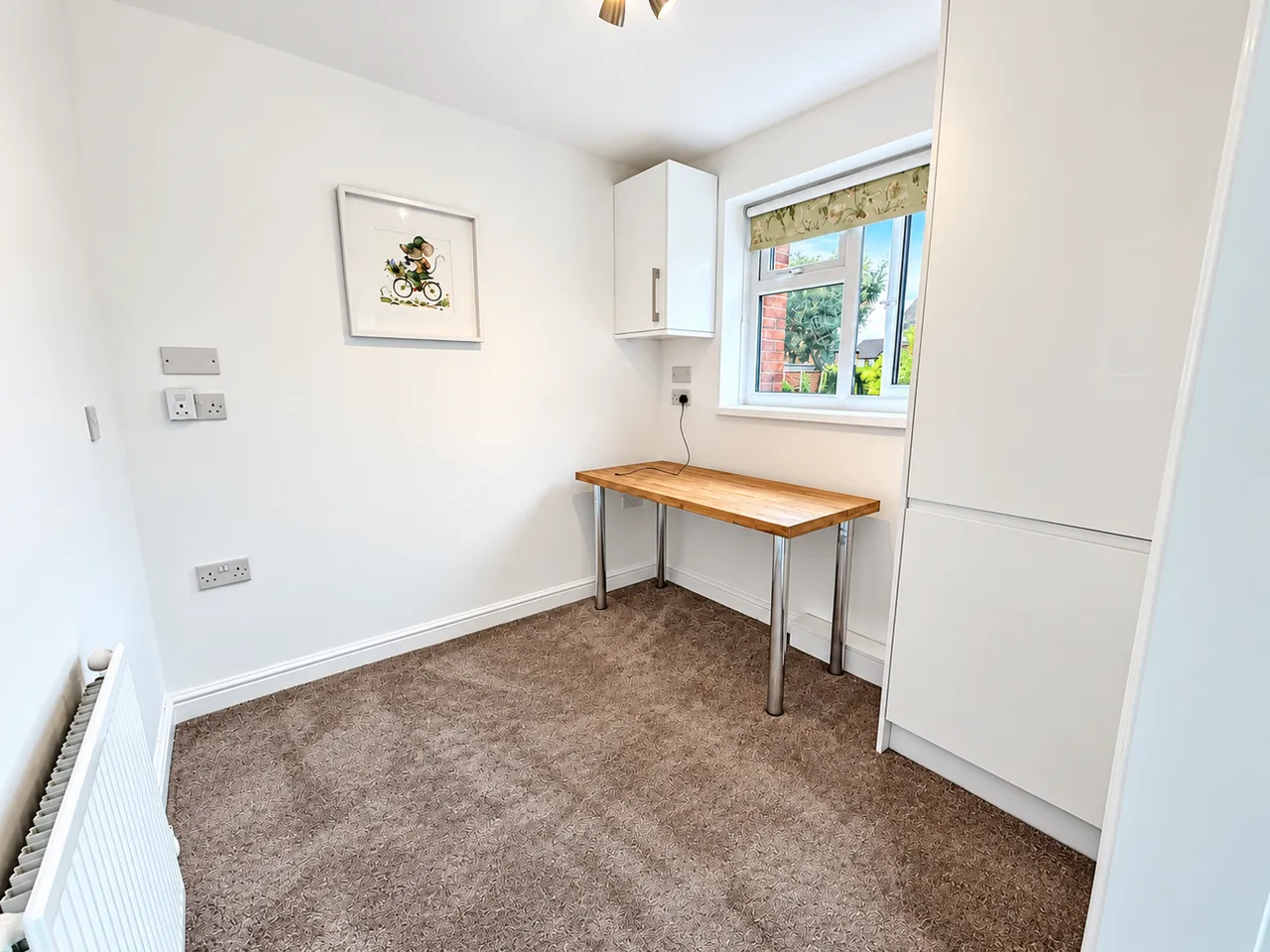 Simons Close, Sale, M33, photo 16