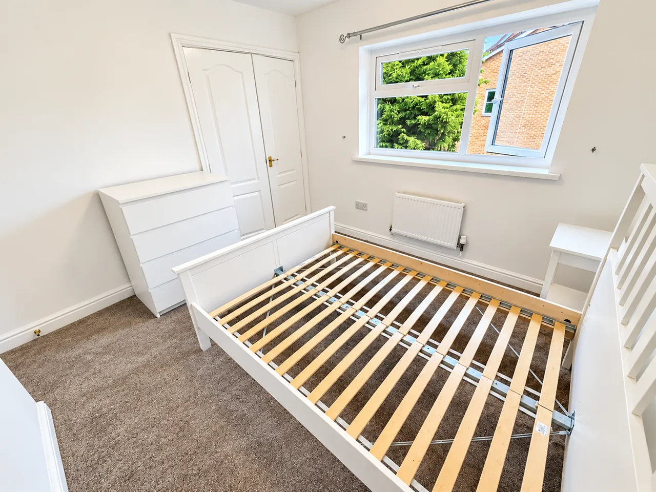 Simons Close, Sale, M33, photo 13