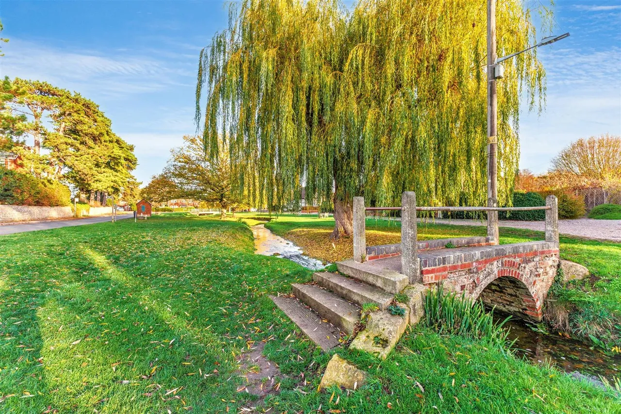 Brook Lane, Charlton, WR10, photo 26