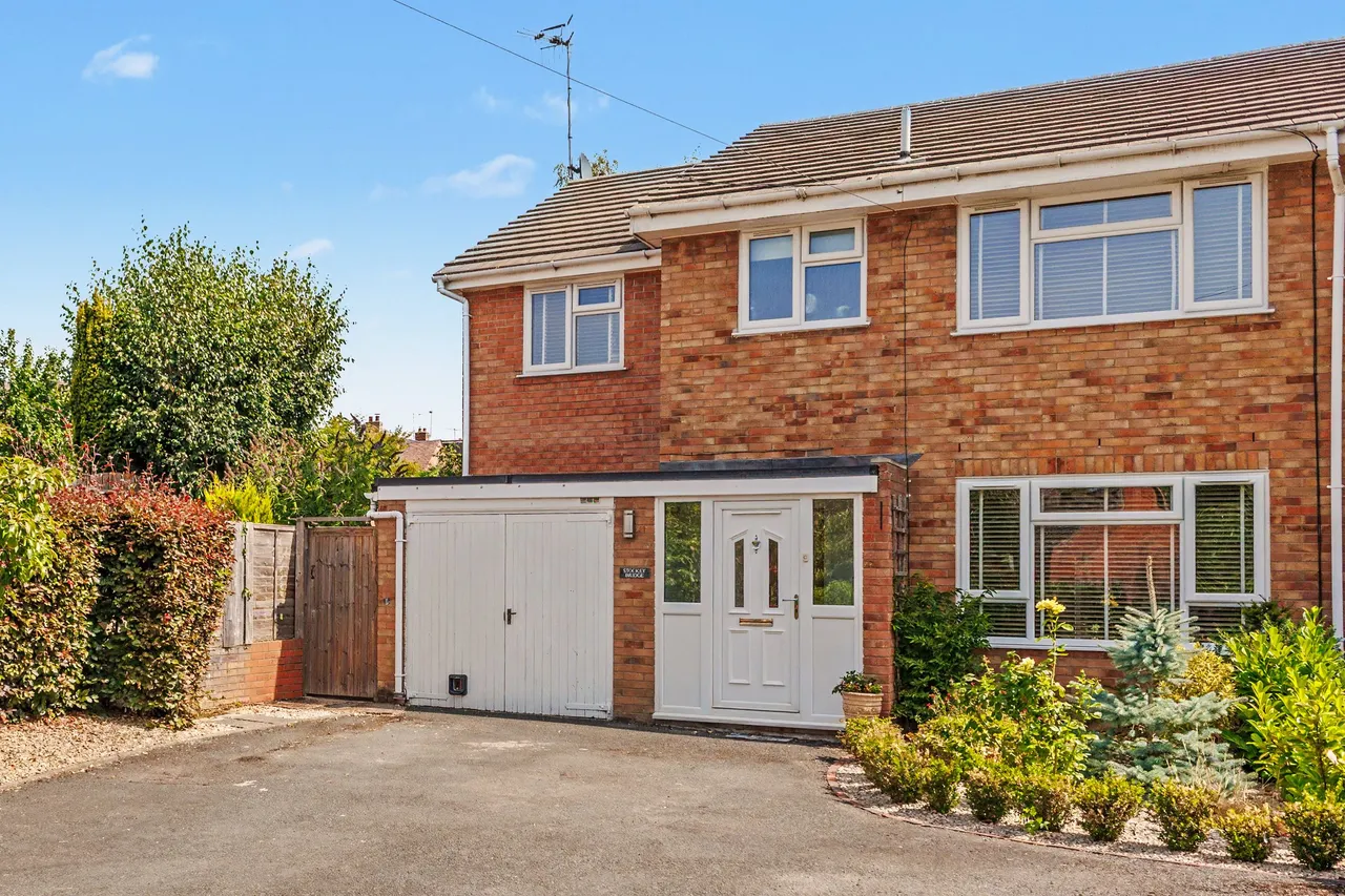 4 bed house for sale — Brook Lane, Charlton, WR10