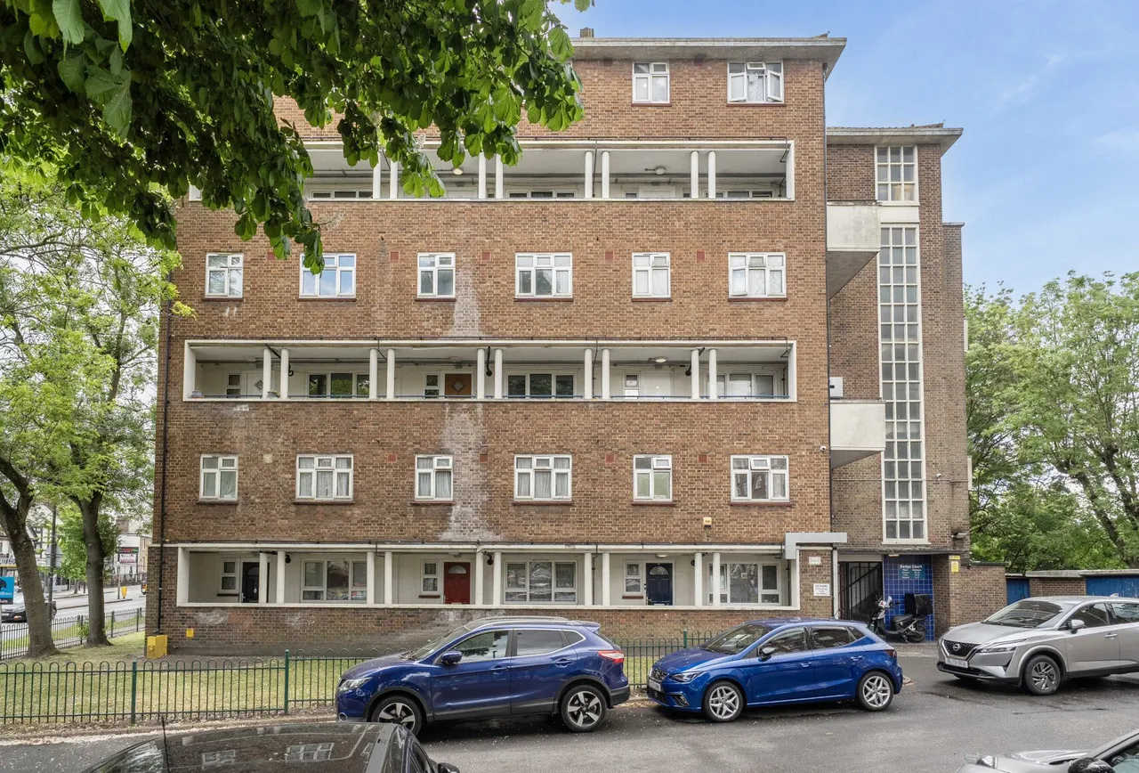 2 bed flat for sale — London Road, Mitcham, CR4 4EQ