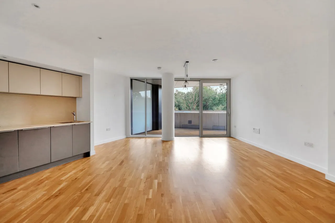 8 Edmunds House, Colonial Drive, London, W4 5HA, photo 3