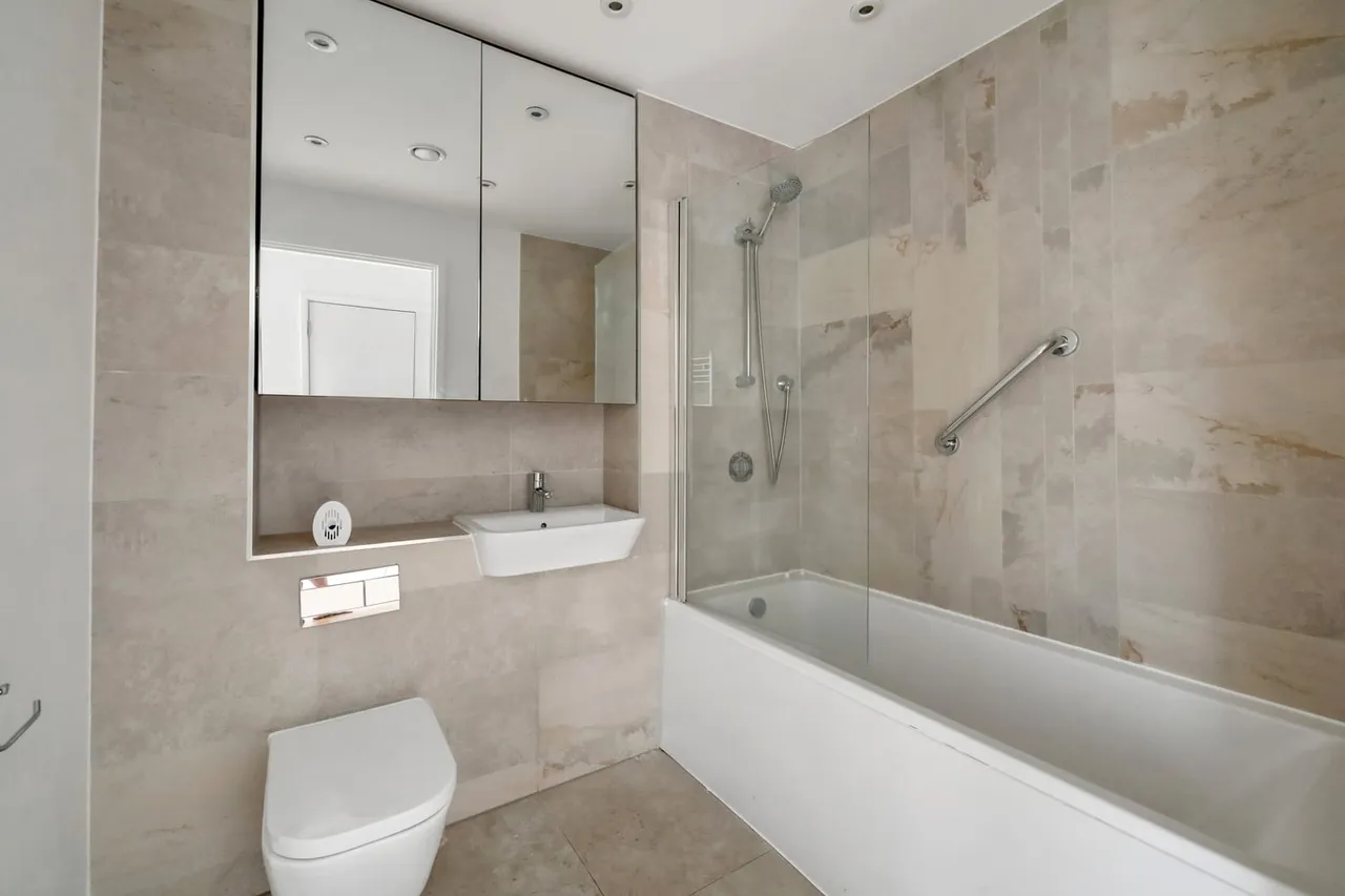 8 Edmunds House, Colonial Drive, London, W4 5HA, photo 10