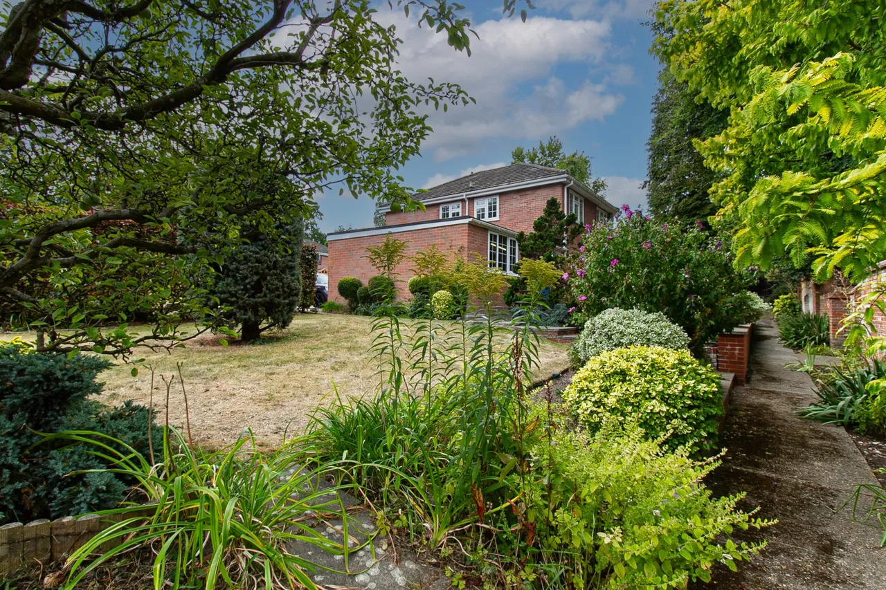 Rosedene Gardens, Fleet, GU51 4NQ, photo 4