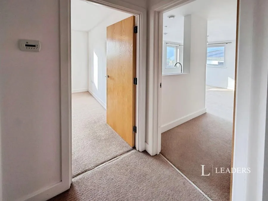 Cantelupe Road, East Grinstead, RH19, photo 9