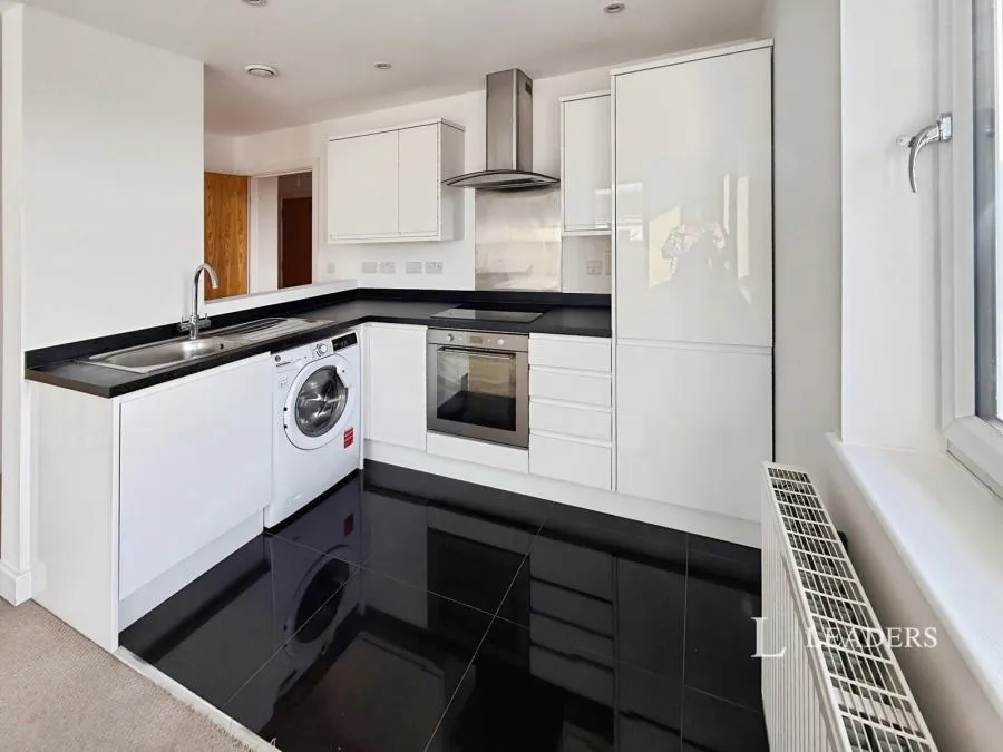 Cantelupe Road, East Grinstead, RH19, photo 3