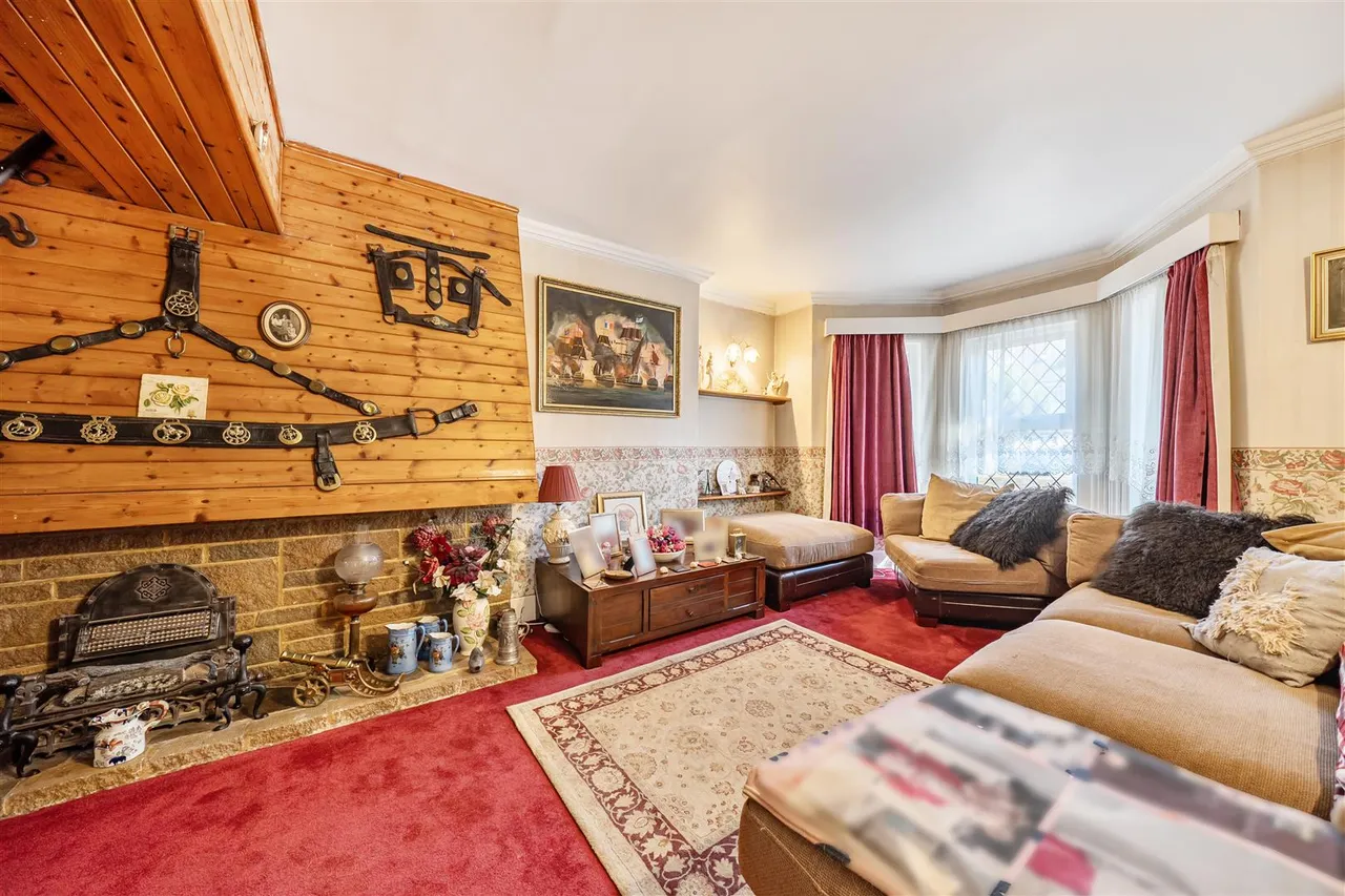 Mytchett Road, Mytchett, photo 21