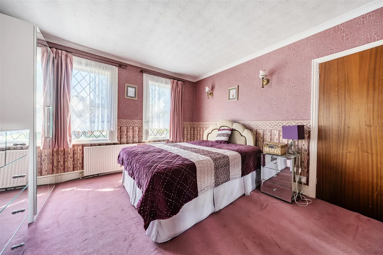 Mytchett Road, Mytchett, photo 14