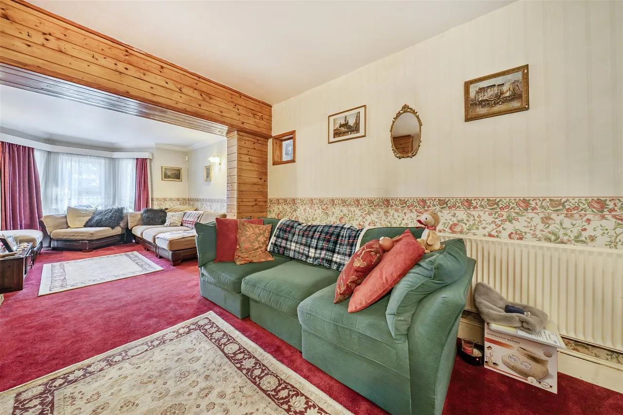 Mytchett Road, Mytchett, photo 20