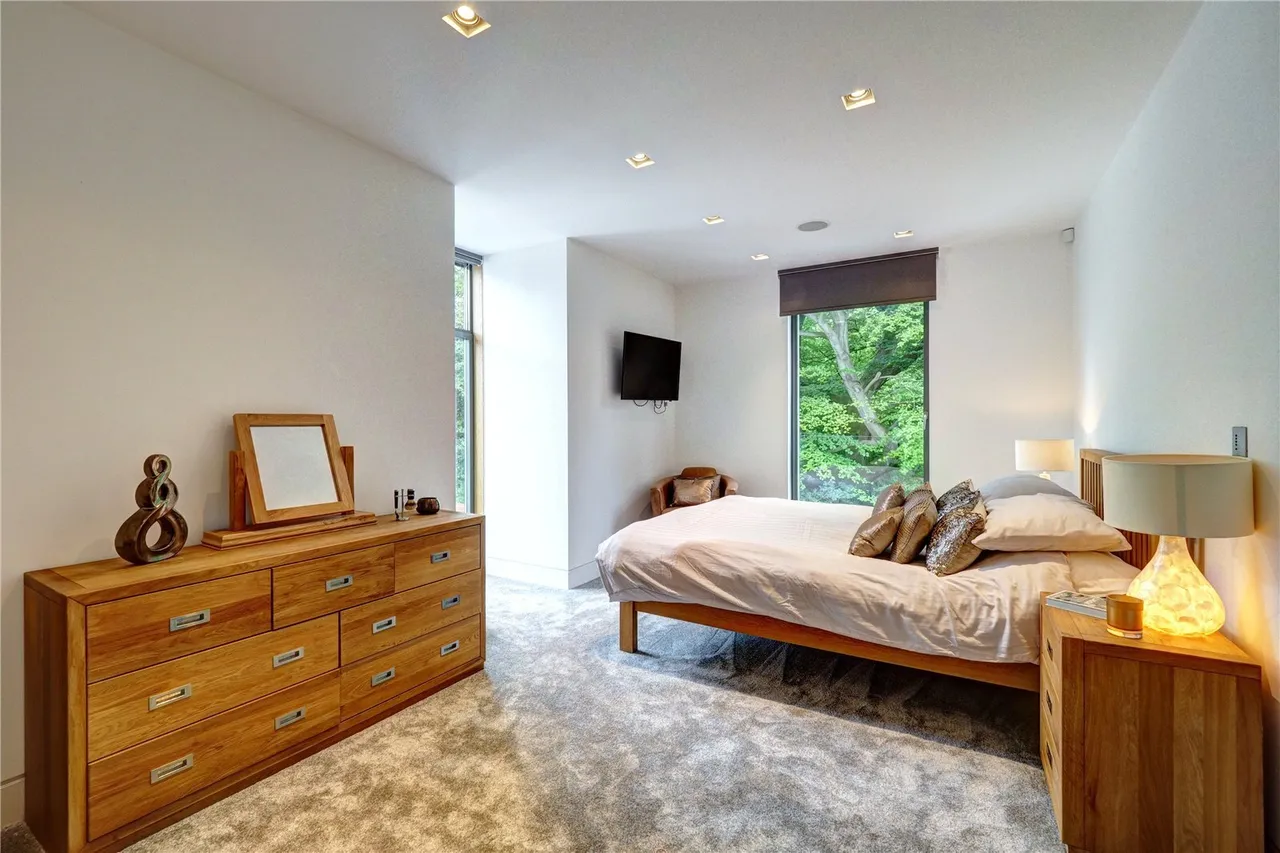 Macclesfield Road, Prestbury, SK10, photo 19