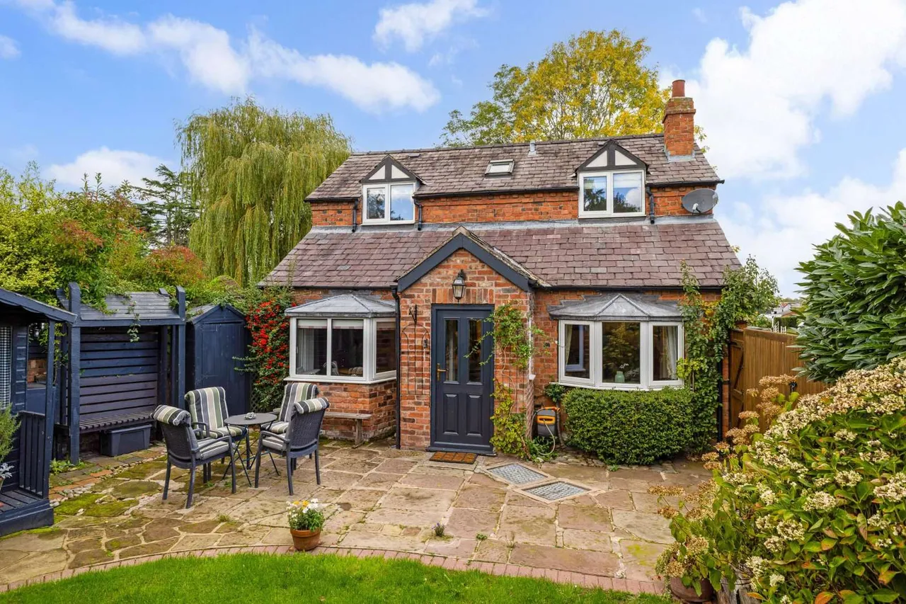 2 bed house for sale, Malpas Road, Tilston, SY14