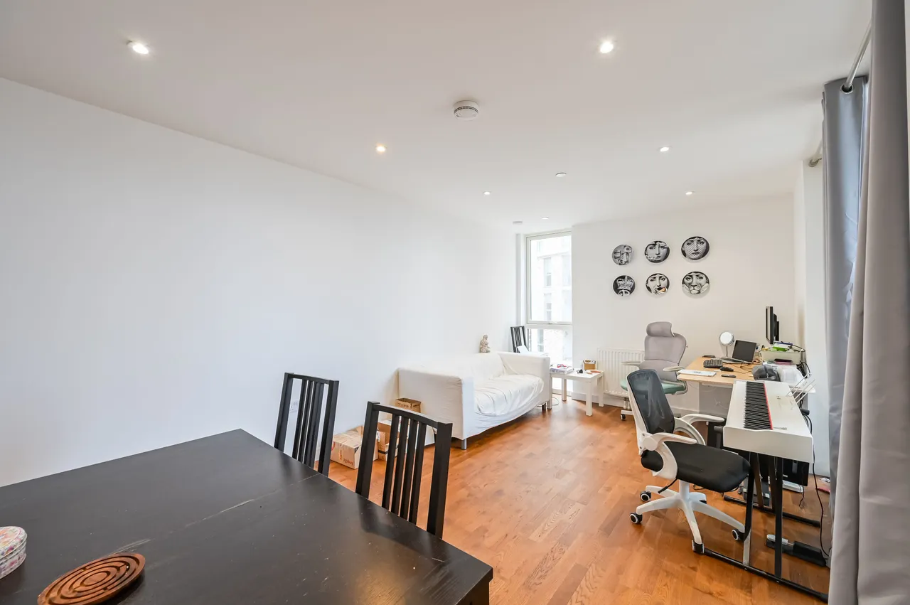 66 Discovery Tower, 1 Terry Spinks Place, London, photo 11