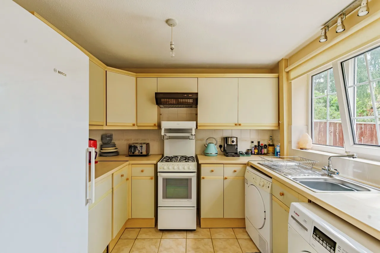 Lyndhurst Close, Crawley, RH11, photo 7