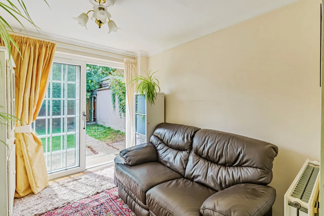 Lyndhurst Close, Crawley, RH11, photo 5