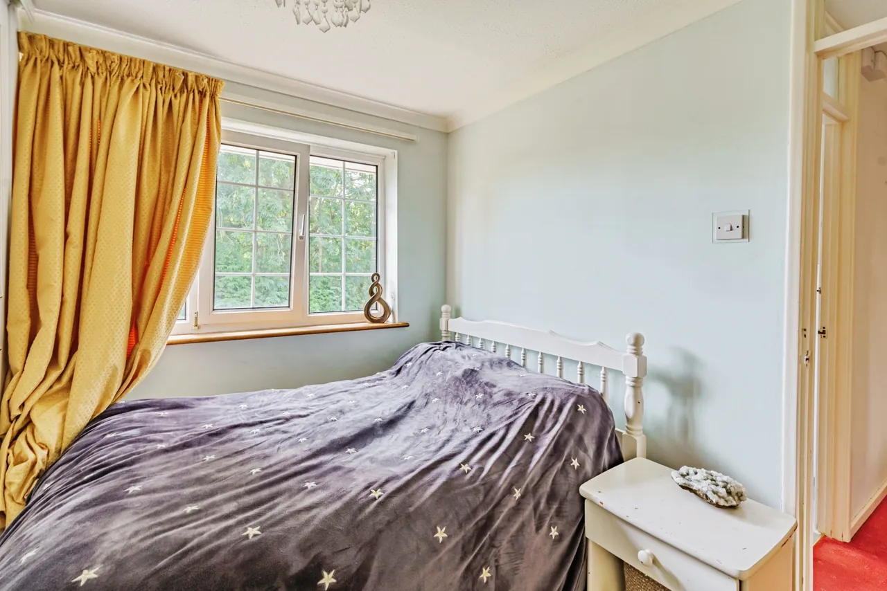 Lyndhurst Close, Crawley, RH11, photo 8
