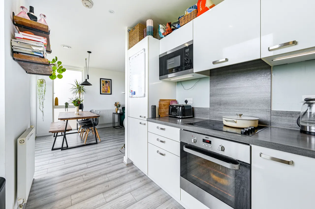 Flat 118, Dixie Court, Adenmore Road, London, photo 5
