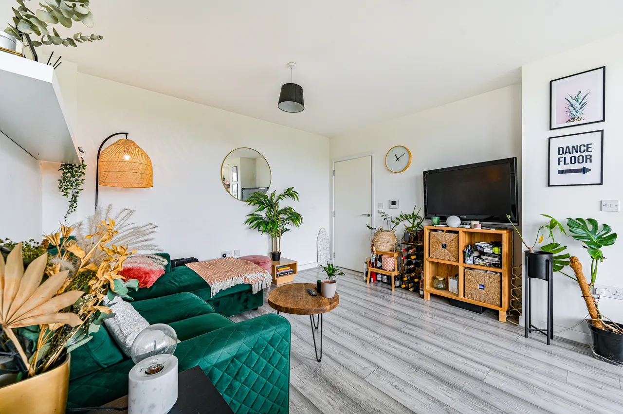 Flat 118, Dixie Court, Adenmore Road, London, photo 9