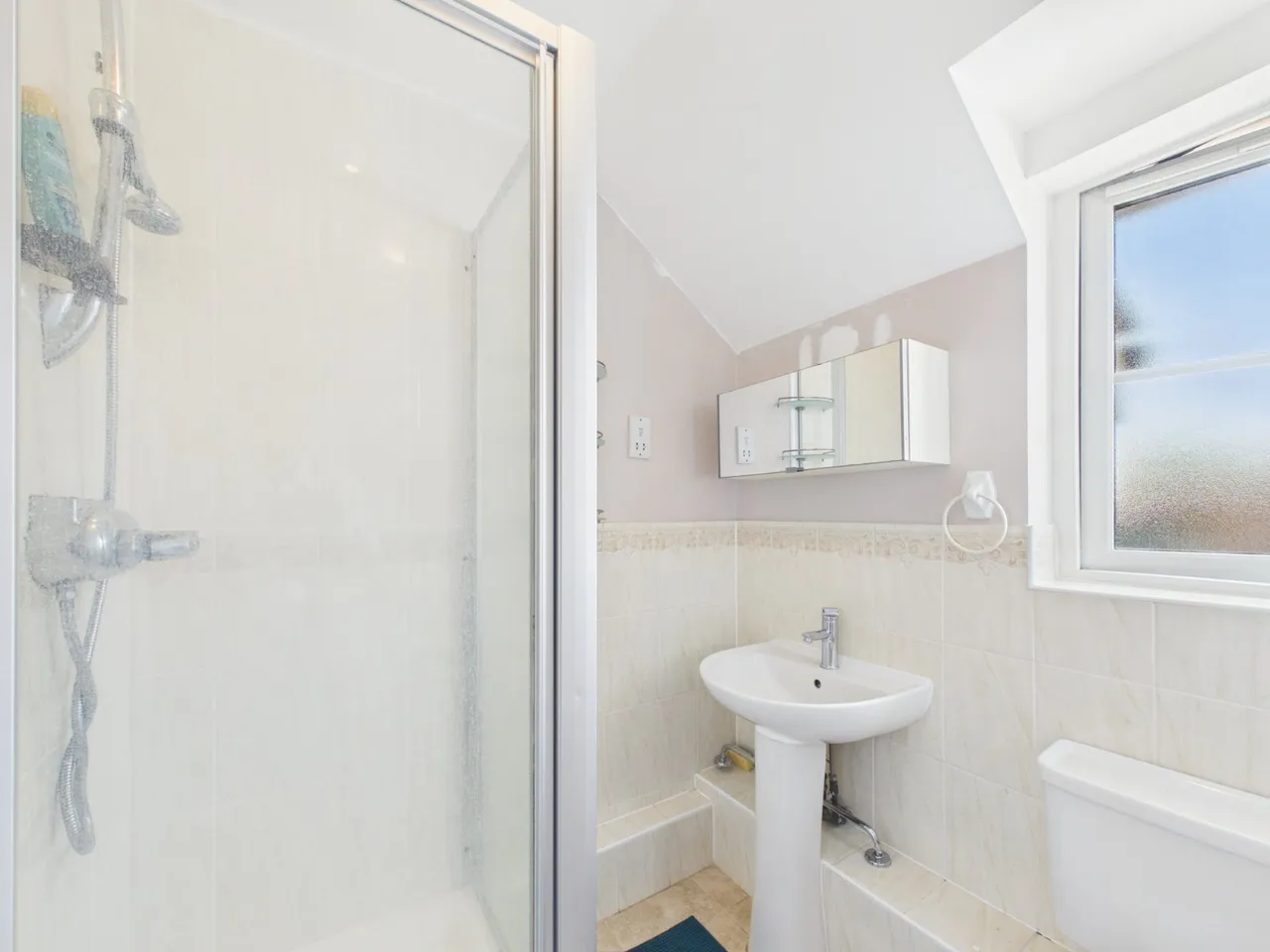 Chantry Close, Sunbury-on-Thames, TW16, photo 9
