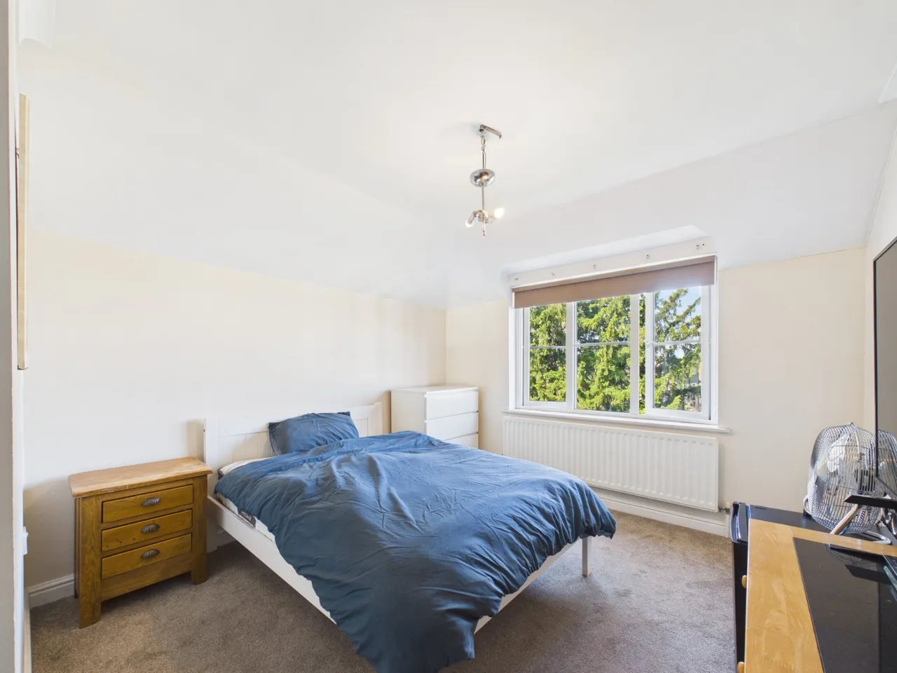 Chantry Close, Sunbury-on-Thames, TW16, photo 2