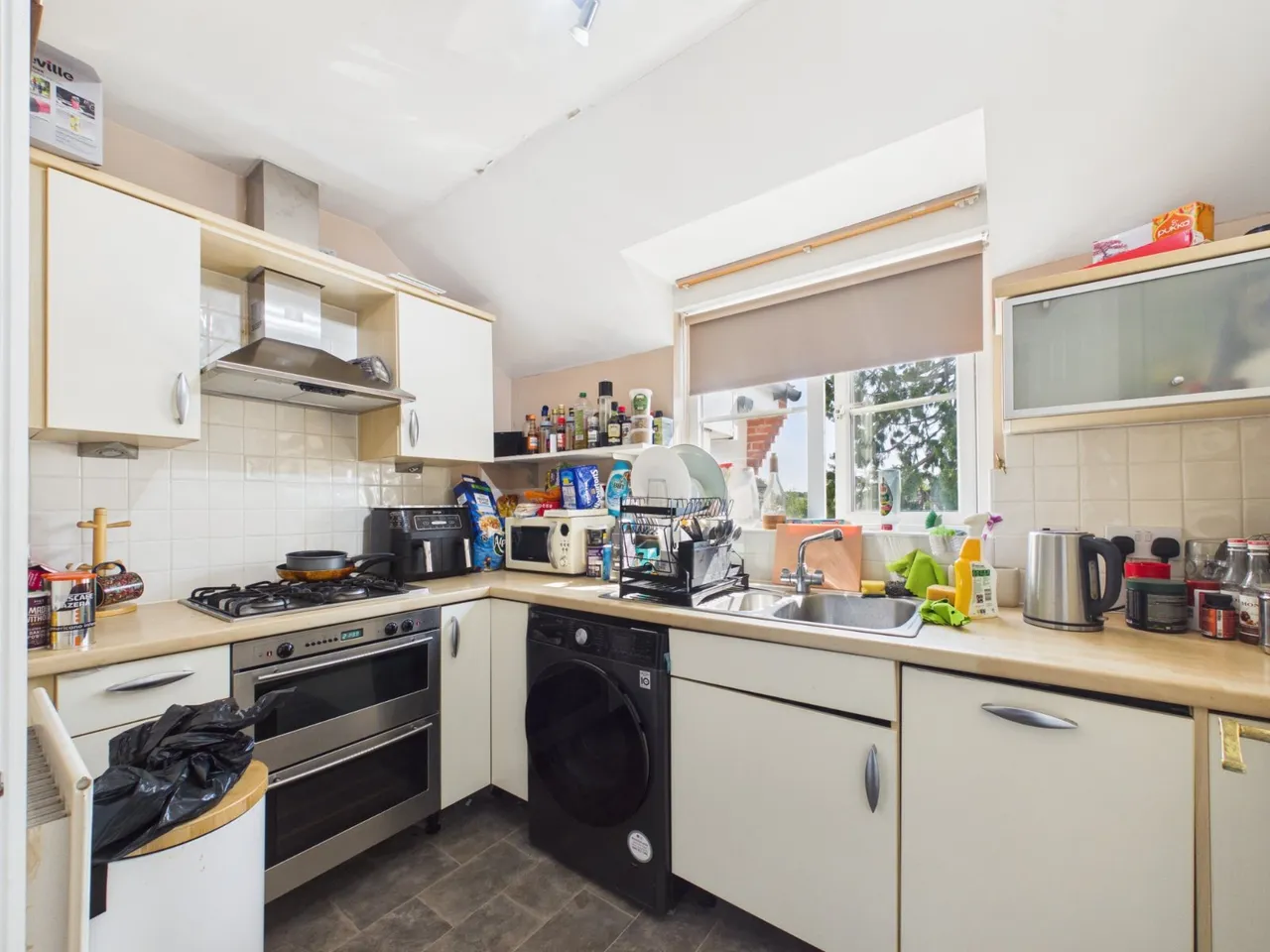 Chantry Close, Sunbury-on-Thames, TW16, photo 6