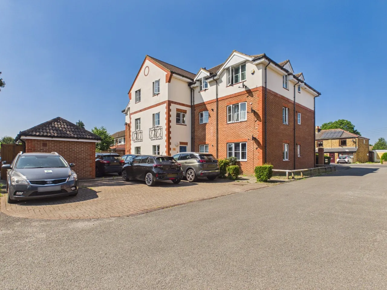 Chantry Close, Sunbury-on-Thames, TW16, photo 5
