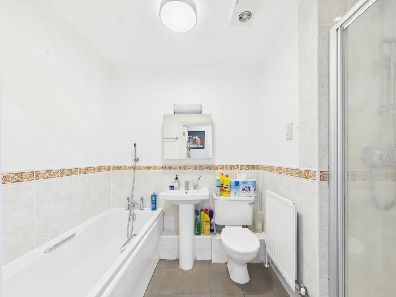 Chantry Close, Sunbury-on-Thames, TW16, photo 3