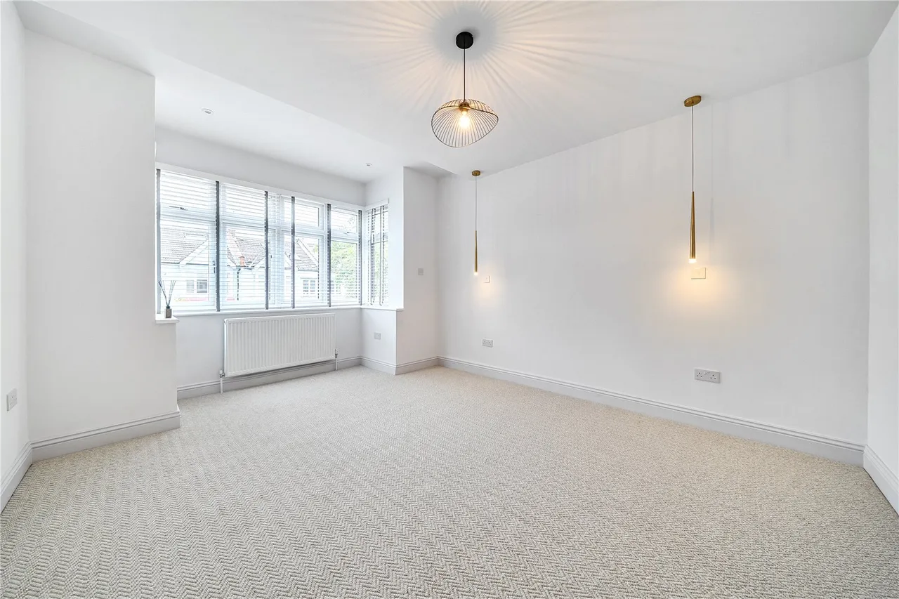 Claygate Road, London, W13, photo 5