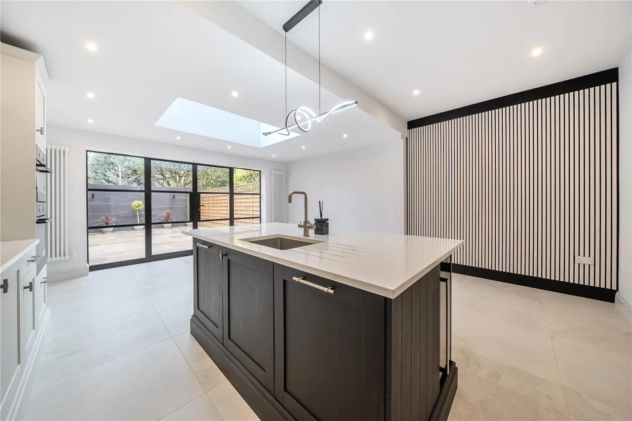 Claygate Road, London, W13, photo 6