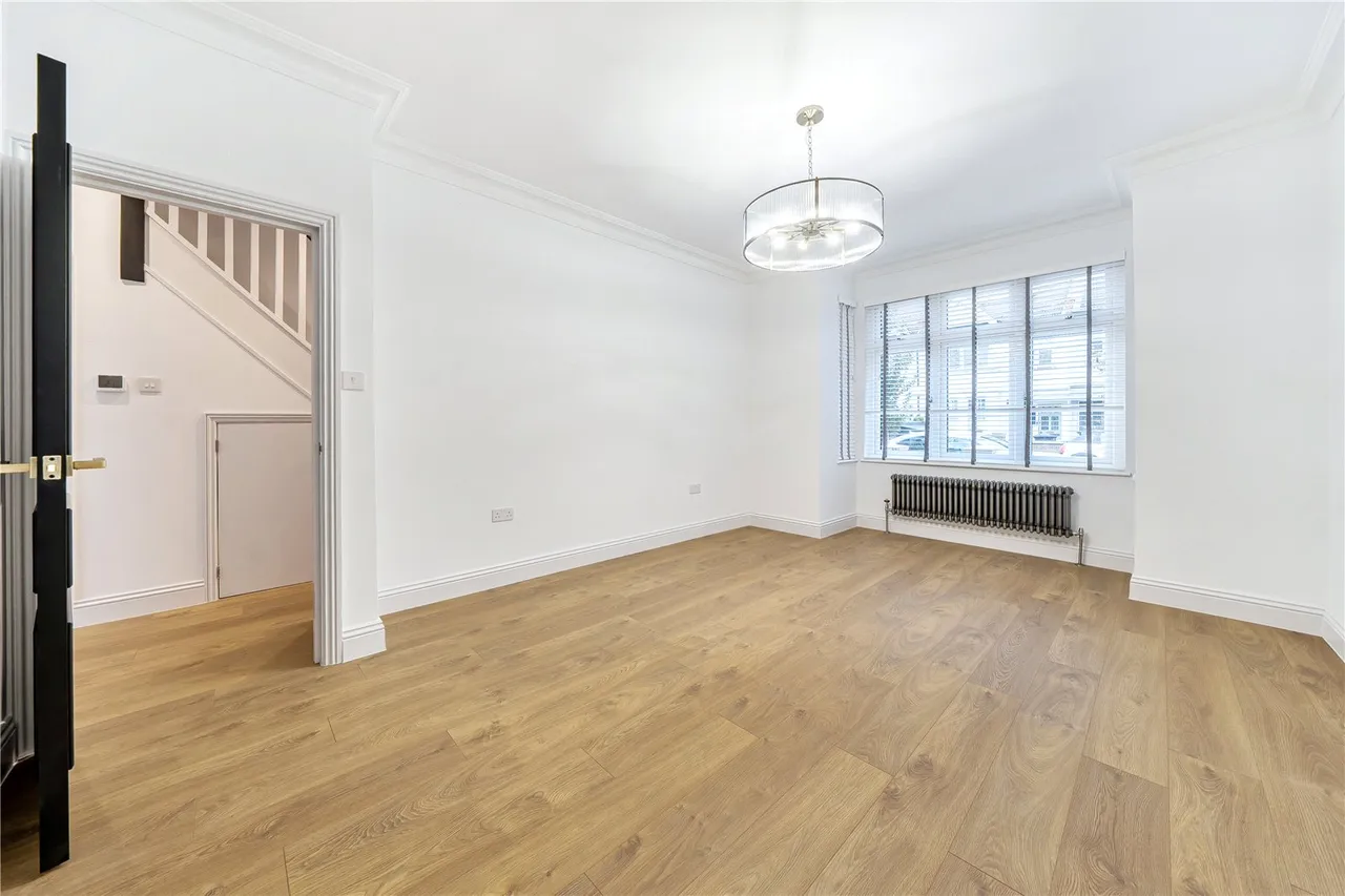 Claygate Road, London, W13, photo 4