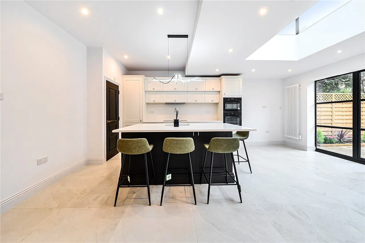 Claygate Road, London, W13, photo 7