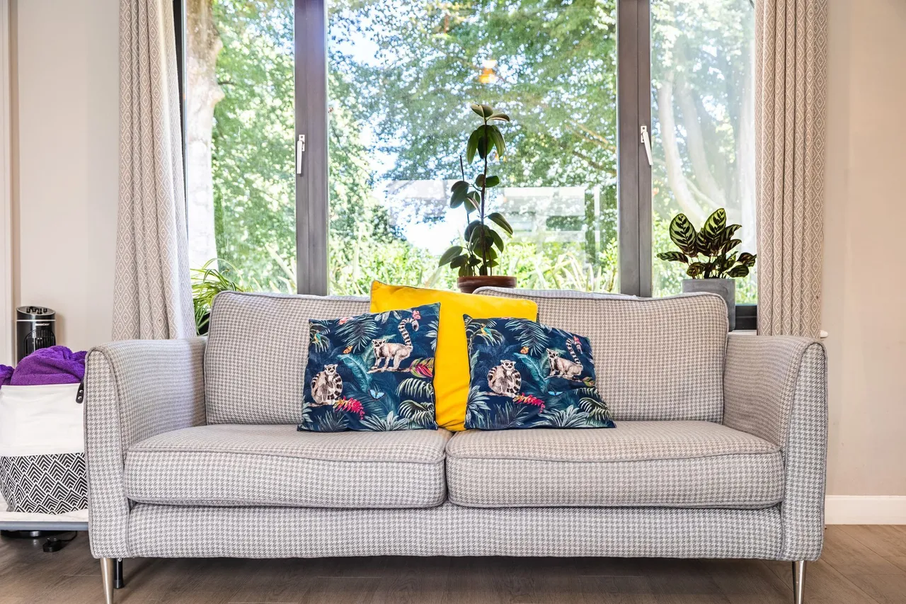 Beautifully Presented Three-Bedroom H, photo 12
