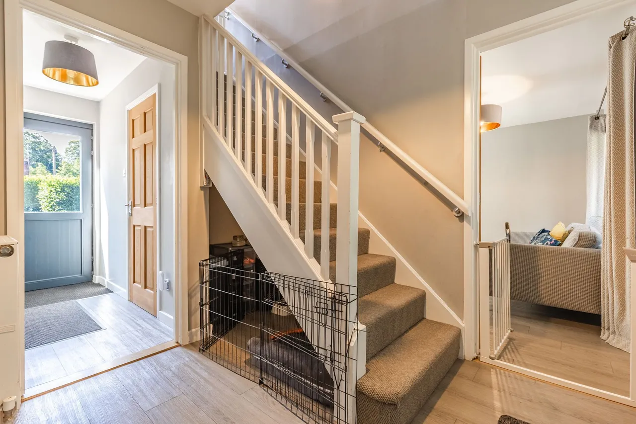 Beautifully Presented Three-Bedroom H, photo 8
