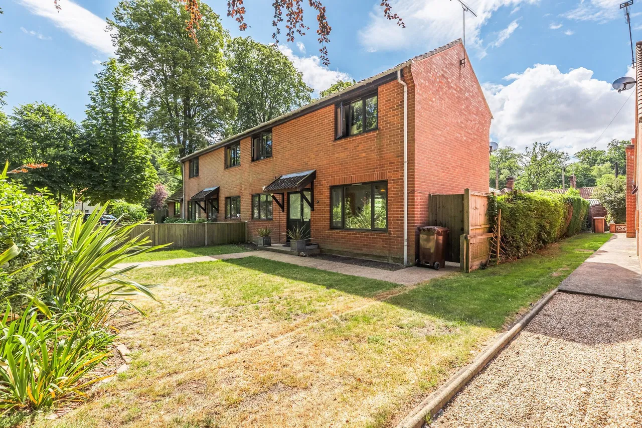 3 bed house for sale, Beautifully Presented Three-Bedroom H